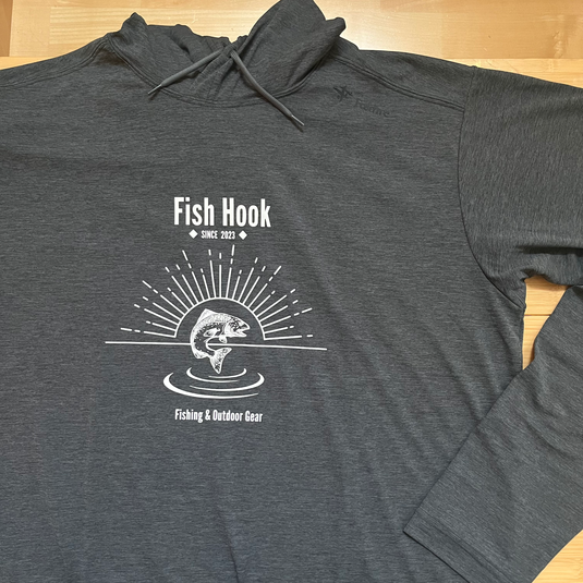 Foxfire × Fish Hook | 釣りにも、街にも。SC プルオーバーフーディー チャコール（限定ステッカー付き）