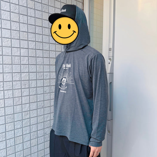 Foxfire × Fish Hook | 釣りにも、街にも。SC プルオーバーフーディー チャコール（限定ステッカー付き）