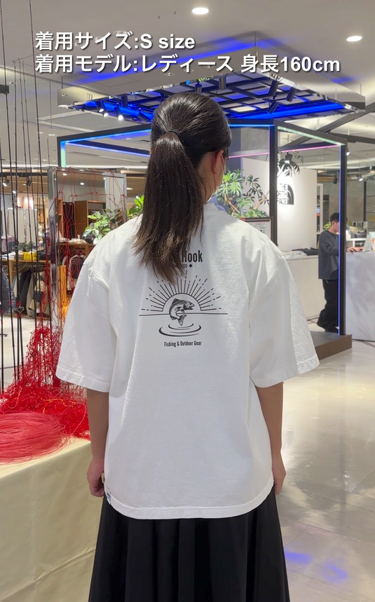 【ご予約製品】（2026年春お届け予定）amu × Fish Hook amuca®素材のコラボ Tシャツ